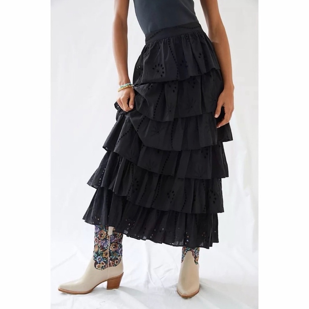 Forever that Girl tiered eyelet ruffle maxi skirt - size medium - black - Picture 6 of 8